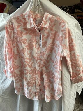 Chico's no iron floral with Coral Leaf Pattern